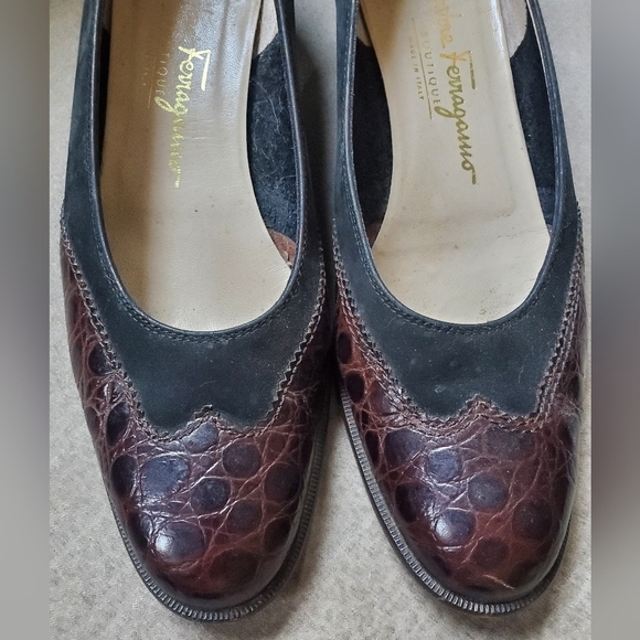 Salvatore Ferragamo Croc Embossed Leather & Suede Pumps Heels Size 7.5 - Picture 2 of 10
